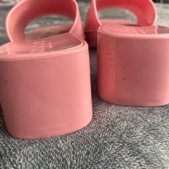 Authentic Gucci Sandals 💕 - Picture 4 of 17